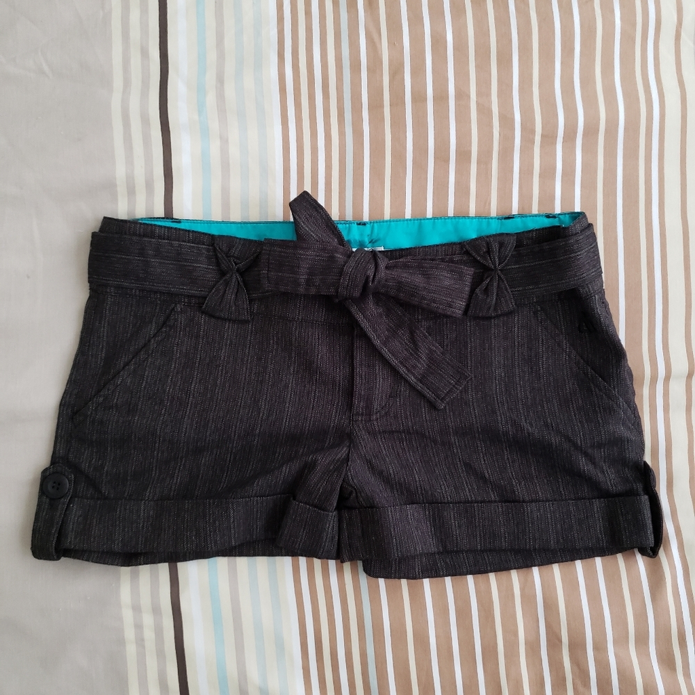 Matix Black Textured Women's shorts